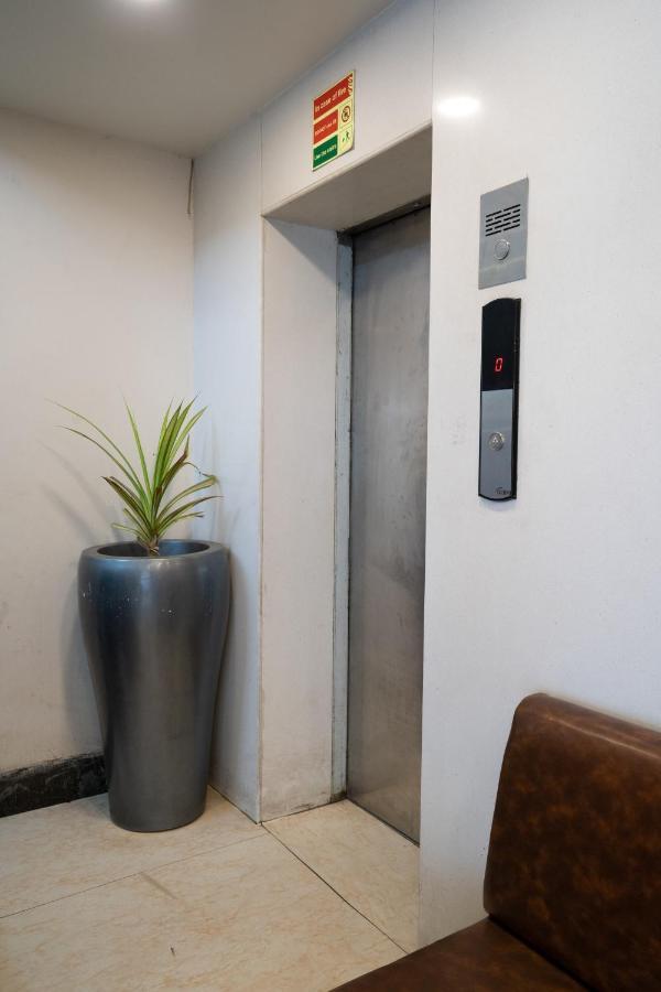 Hotel Kyra Airport アーメダバード エクステリア 写真