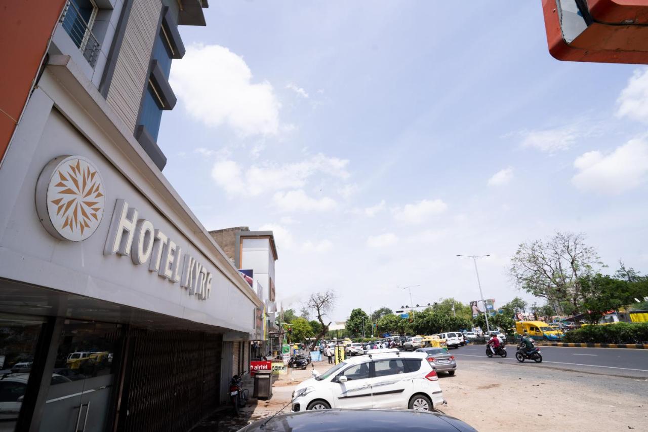 Hotel Kyra Airport アーメダバード エクステリア 写真