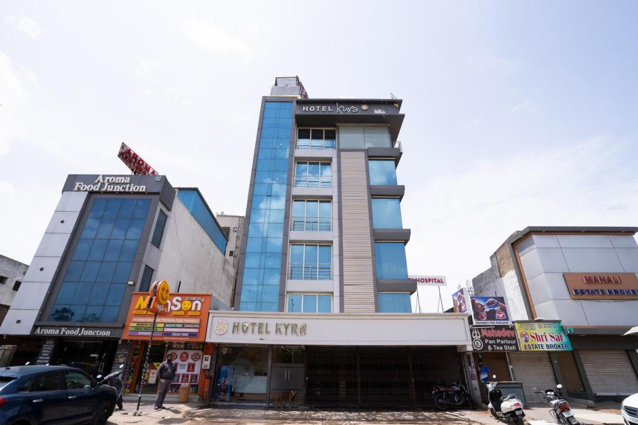 Hotel Kyra Airport アーメダバード エクステリア 写真